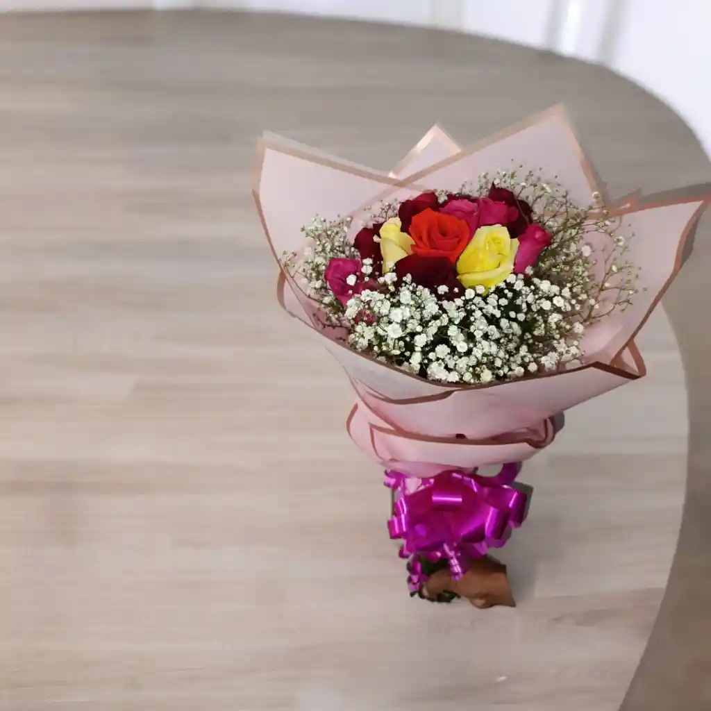 Bouquet 12 Rosas En Tres Colores Con Moño