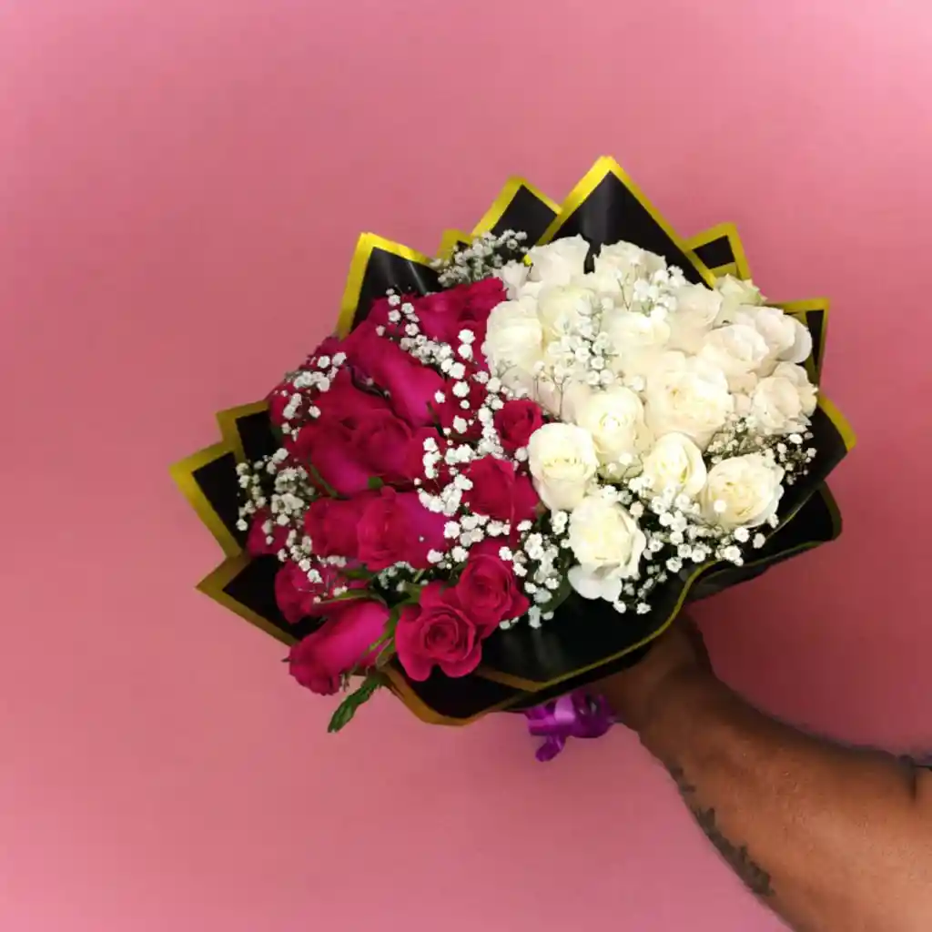 Bouquet 48 Rosas Dividas En Dos Colores