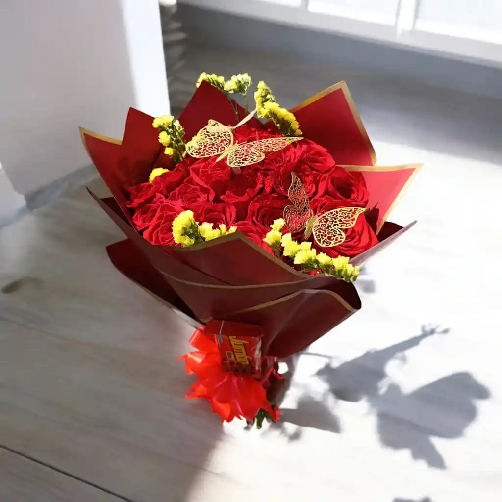 Bouquet 24 Rosas, Chocolatina Jet Yumbo Y Mariposas