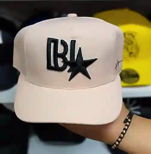 Gorra Rosa Con Estrella Negra - Diseño Exclusivo