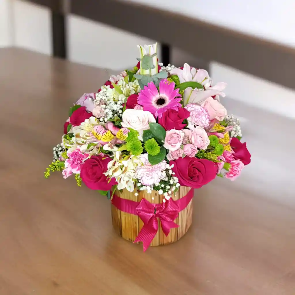 Sembrado Redondo En Variedad De Flores