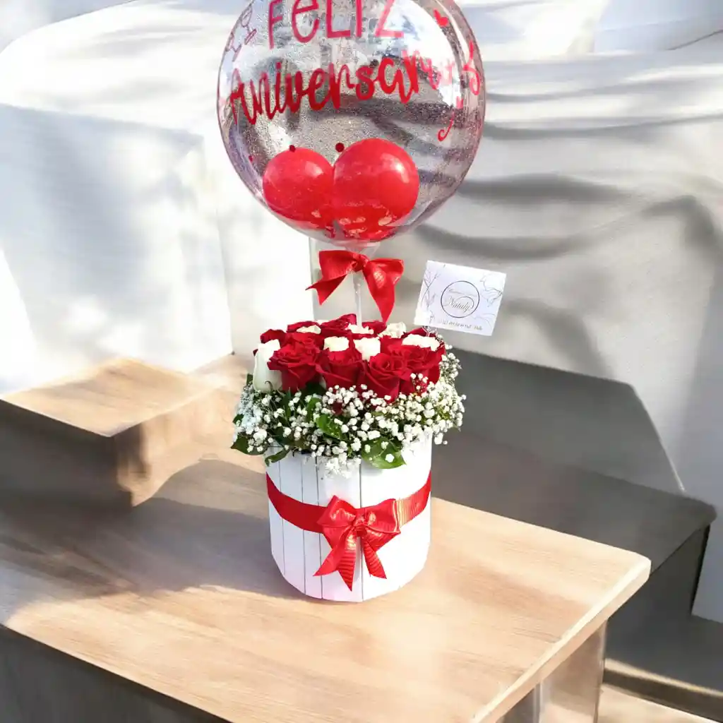 Sembrado En Rosas De Dos Colores Con Globo Burbuja