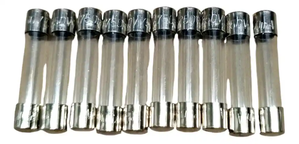 Fusible Genérico Vidrio 6mm X 32mm 10 Unidades 750mah.