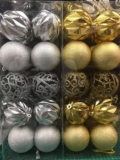 Bolas De Navidad 8cm Caja X20 Unidades Plateado Y Dorado Combinado