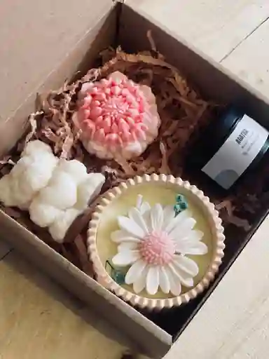 Caja De Velas Con Aromas Y Encantos Especiales