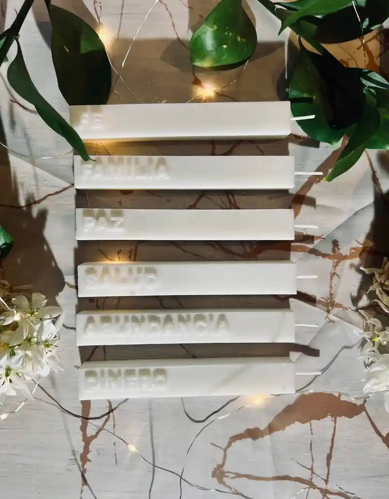 Caja De 6 Velas Navideñas Blancas