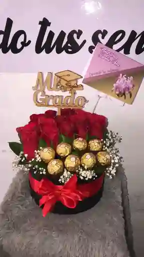 Caja De Rosas Y Chocolates