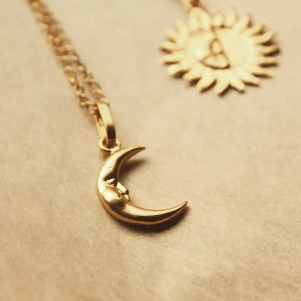 Cadena Con Media Luna Grande