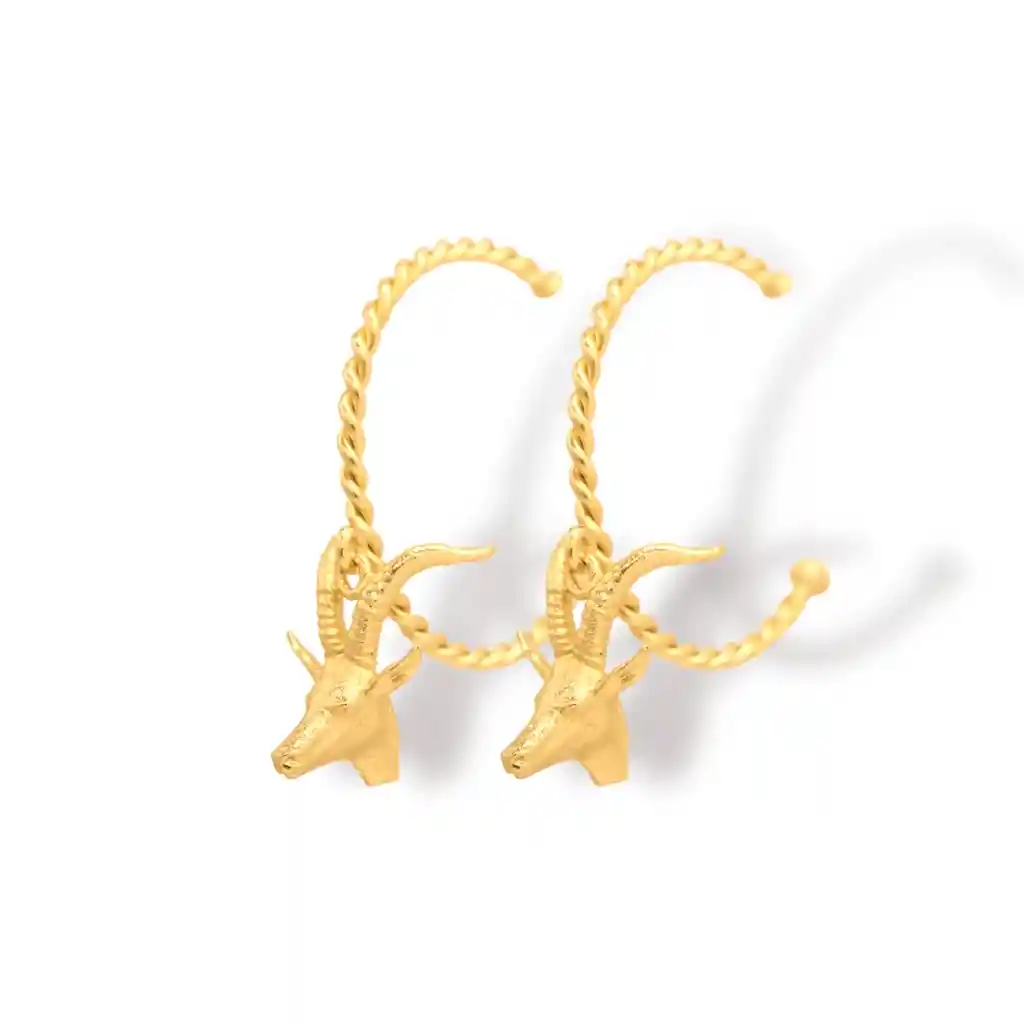 Candongas Medianas Entorchadas Con Cabeza De Antílope