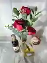 Rosas En Solitario Con Vino Gato Negro Una Noche Especial