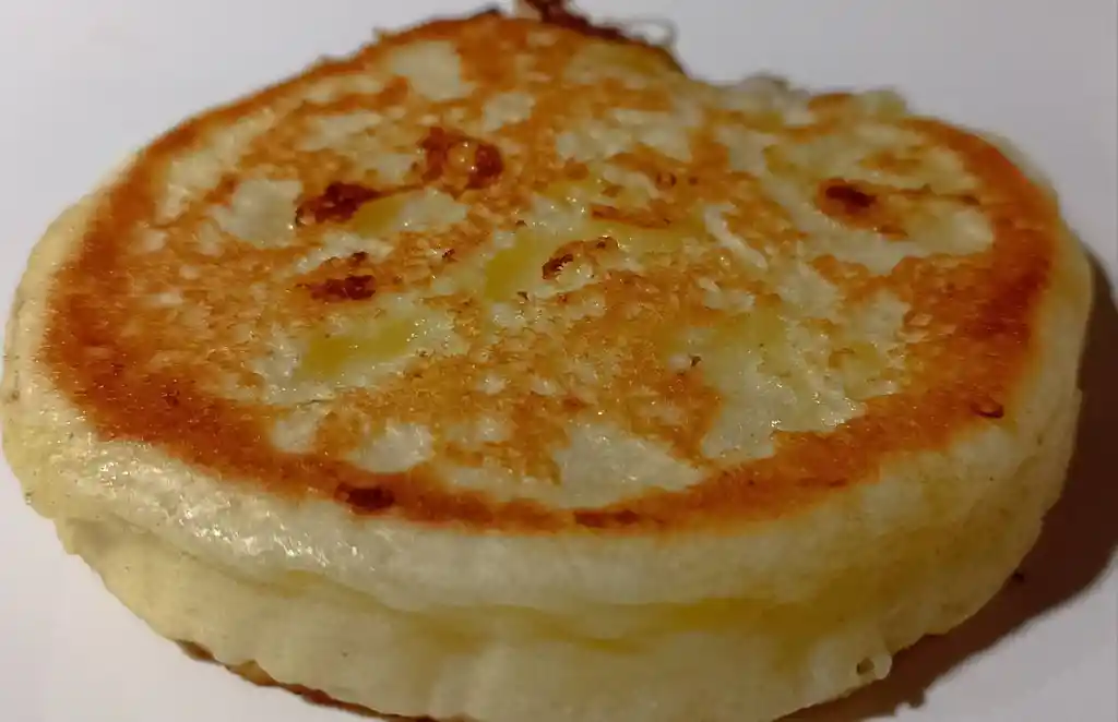 Mi-arepa De Buñuelo Rellena De Mozarella - Congeladas