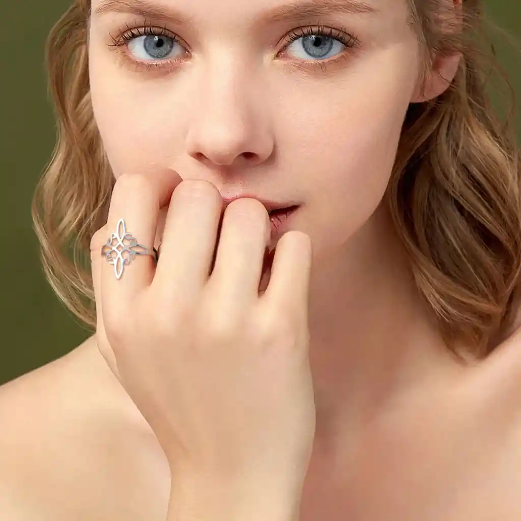 Anillo Ajustable Mujer Amuleto Nudo De Bruja En Acero