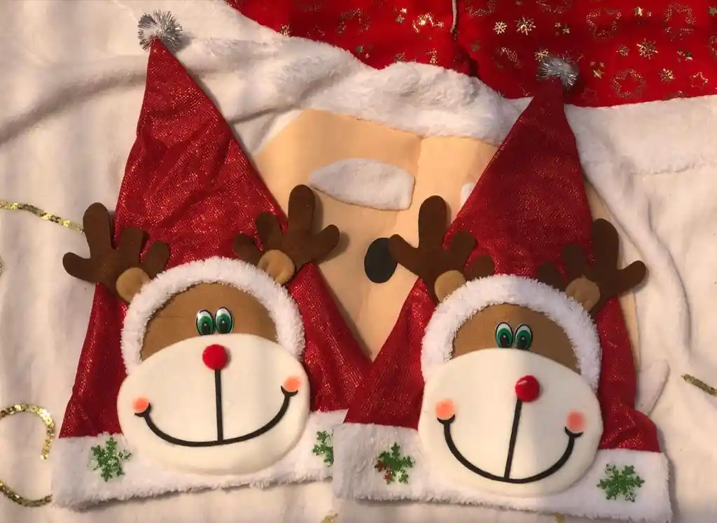 Gorro Navideño En Peluche De Reno Con Luces