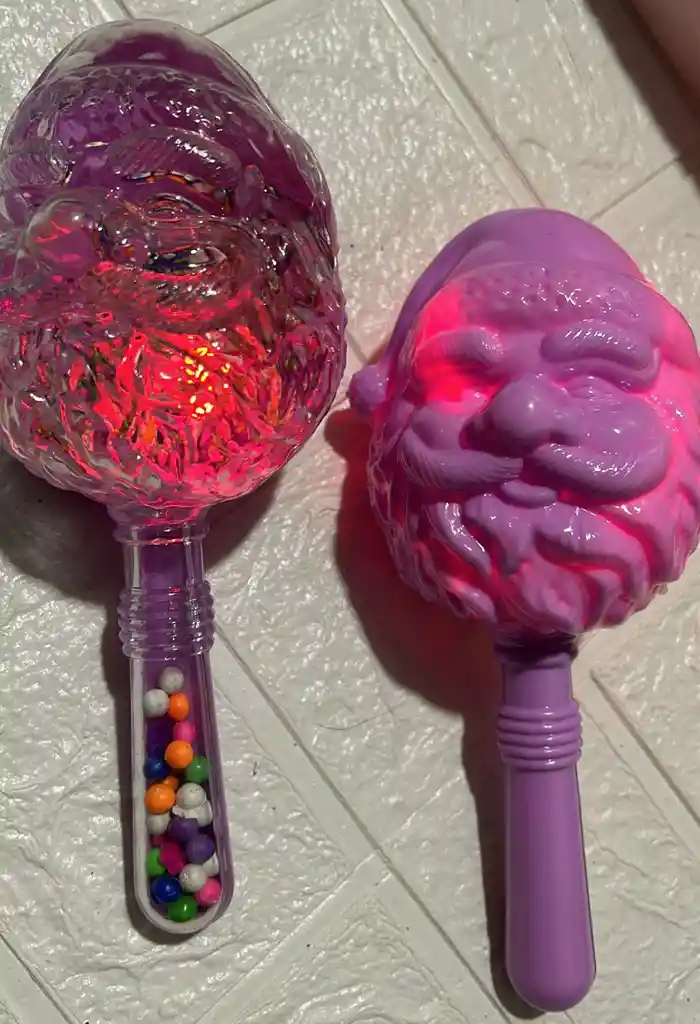 Maracas De Navidad Papa Noel Con Luz Lila X2 Unidades