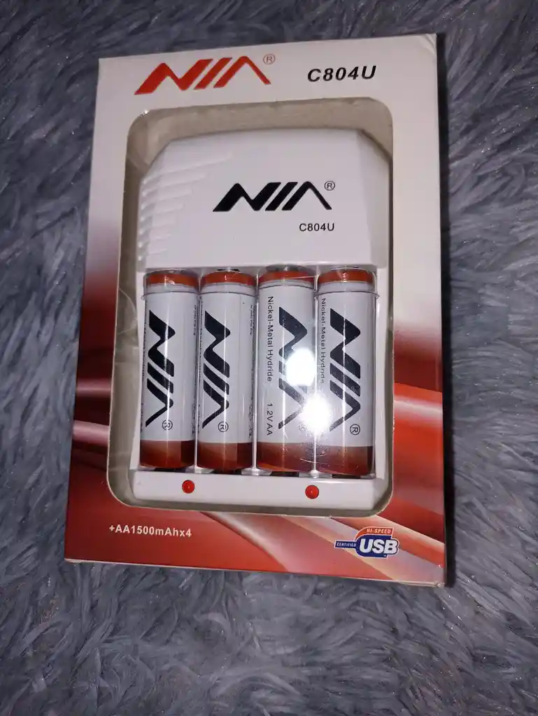 Pila Aa Recargable Con Cargador