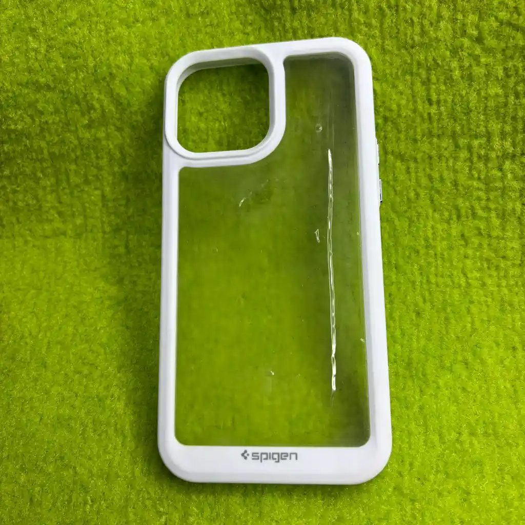 Forro Iphone 13 Pro Max / Diseño Borde Blanco Spigen