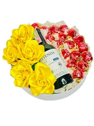 Regalo De Navidad - Corona De Chocolates, Vino Y Rosas Amarillas- Regalo De Aguinaldos - Feliz Año Nuevo - Ancheta De Navidad - Ref 50