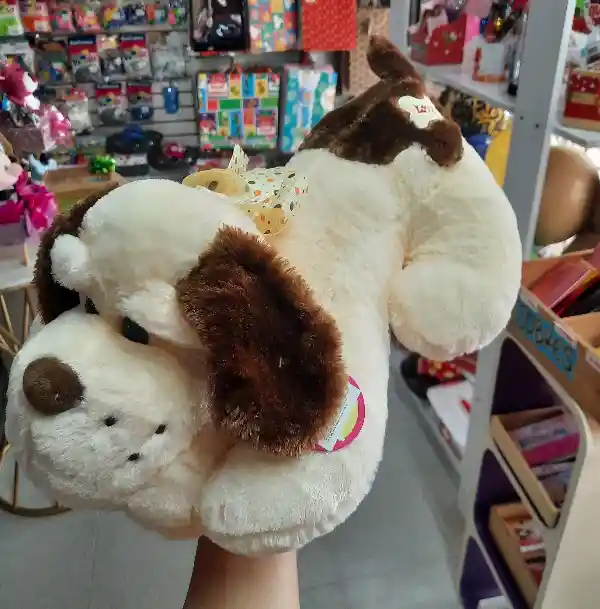 Peluche Perro Acostado