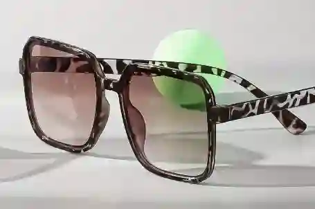 Lentes De Sol Grandes Yoing Humo Animal Print