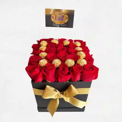 Caja Cuadrada Rosas Ferreros