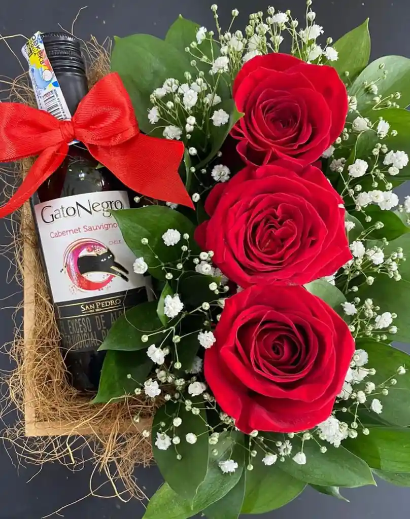 Caja Con Vino Y Rosas Regalo Perfecto