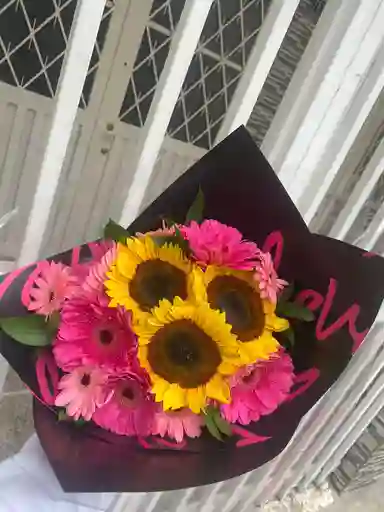 Gerberas Y Girasoles Bouquet