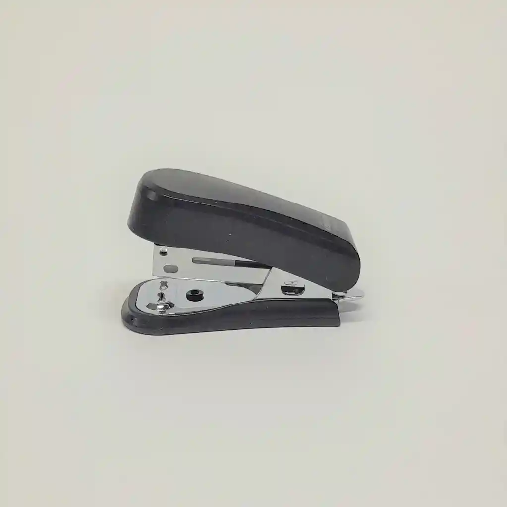 Grapadora Mini Negra