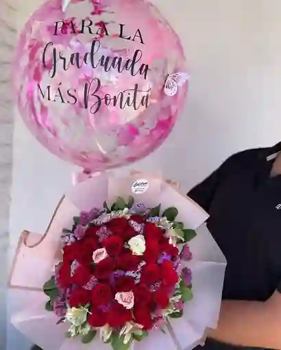 Bouquet De Rosas Rojas Con Globo De Graduacion