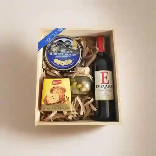 Ancheta Navideña Con Vino, Galletas Y Panettone: El Regalo Perfecto Para Celebrar