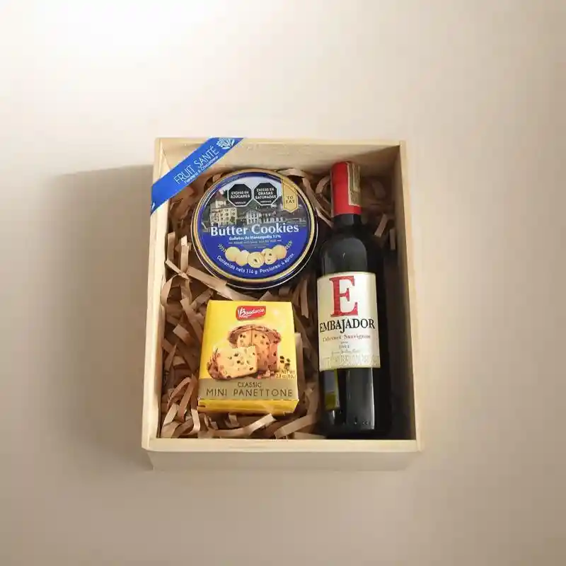 Ancheta Navideña Con Vino, Panettone Y Galletas De Mantequilla: El Regalo Perfecto Para Las Fiestas