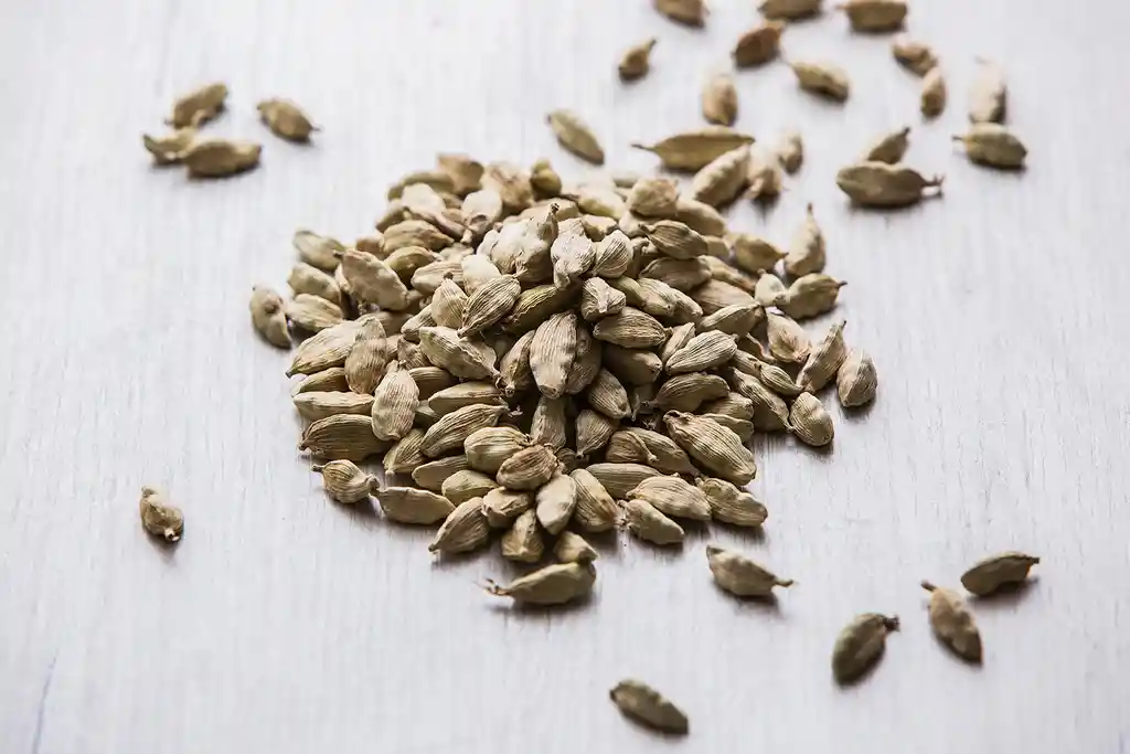 Cardamomo Entero