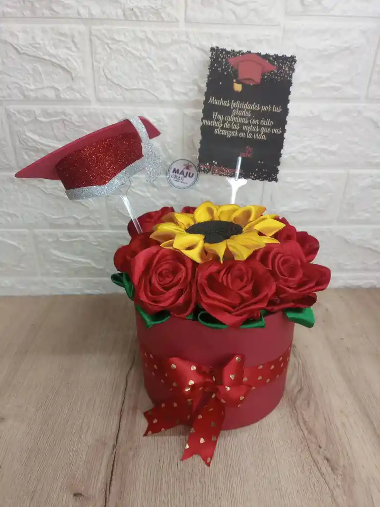 Grados Rosas Con Girasol En Caja Fina