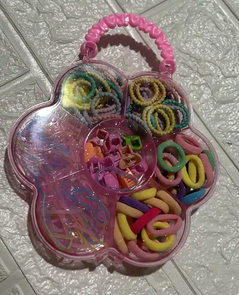 Estuche Flor Pequeño Cauchos Para Cabello Cauchitos Moñas Ganchitos Piojitos