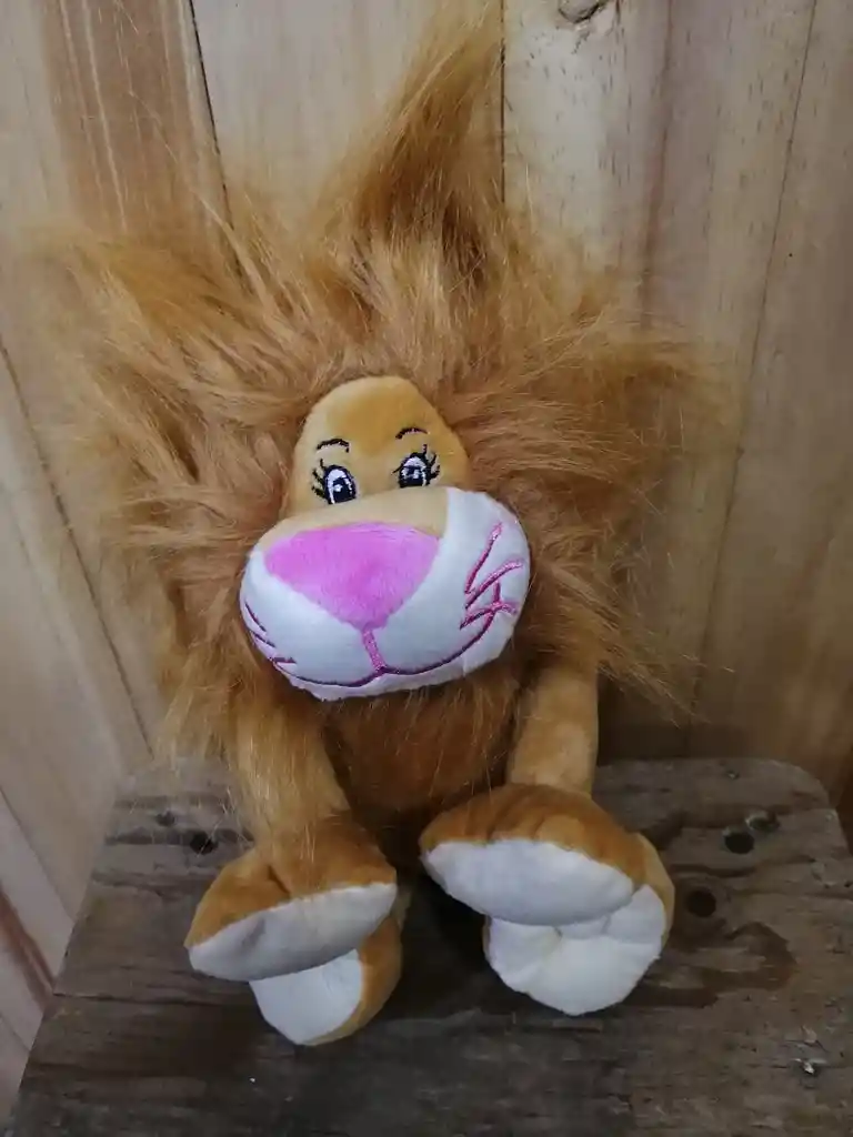 Leona De Peluche