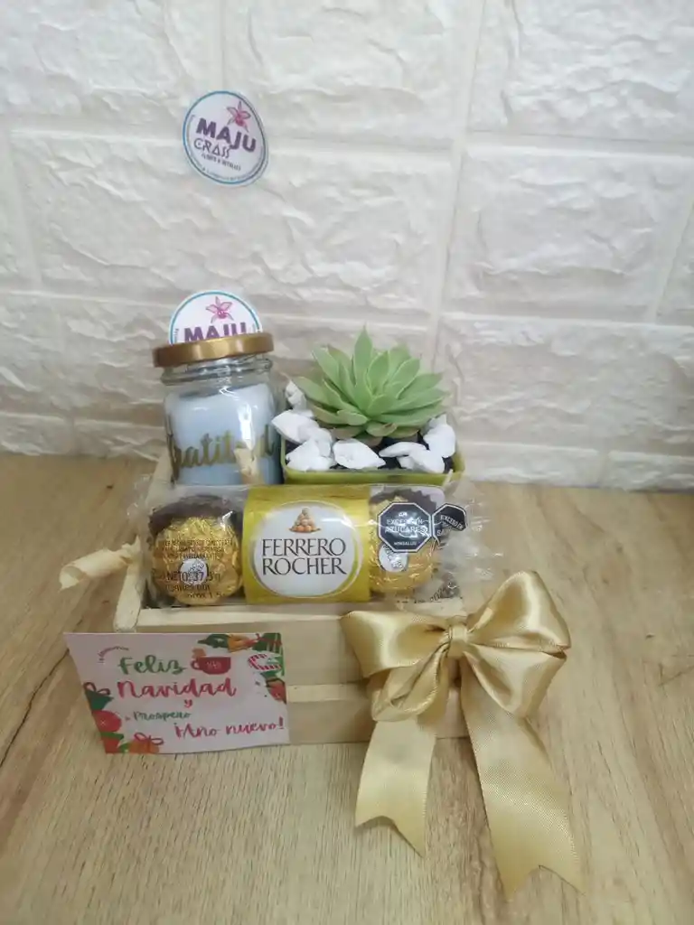 Detalle Con Vela Y Suculenta