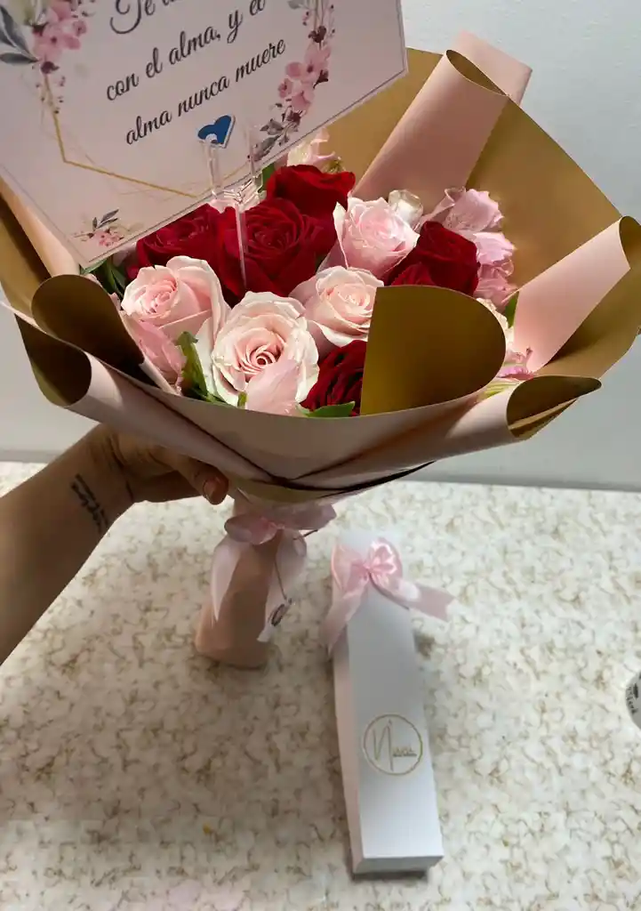 Combo Ramo De Flores Mas Caja De Fresas Con Chocolate