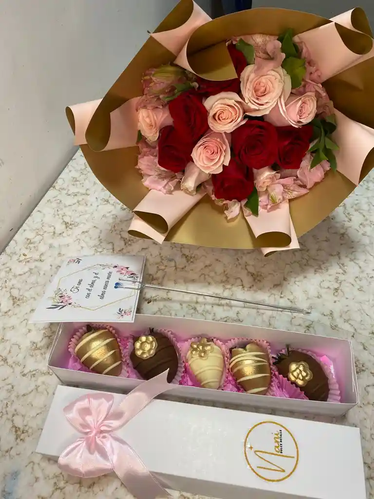 Combo Ramo De Flores Mas Caja De Fresas Con Chocolate