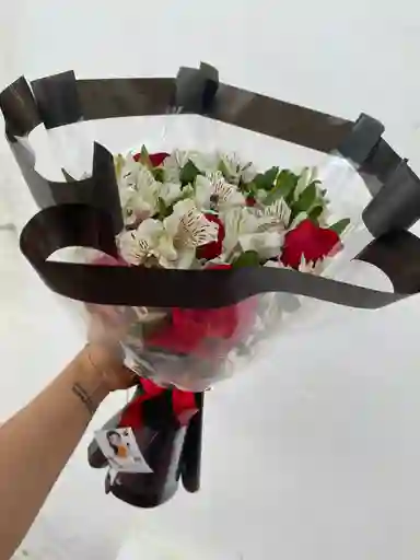 Ramo De Rosas Con Astromelias