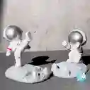 Trípode Astronauta Casco Plateado