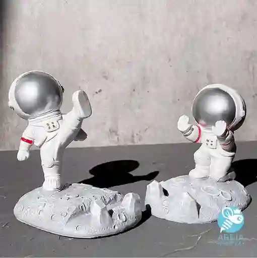 Trípode Astronauta Casco Plateado