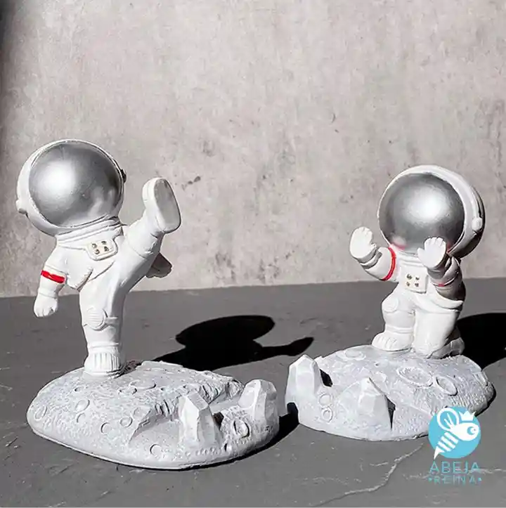 Trípode Astronauta Casco Plateado