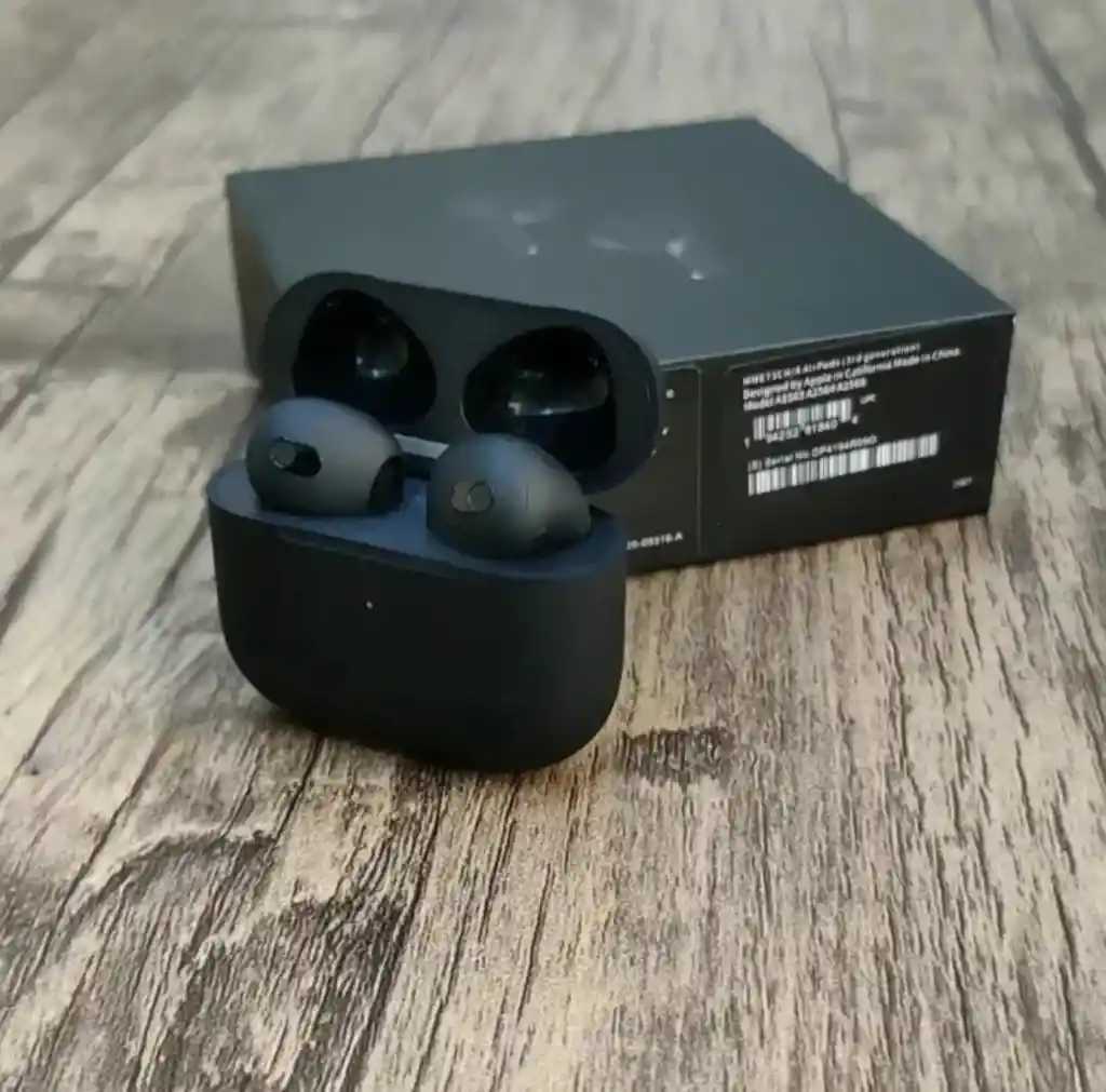 Audífonos Airpods 3 (tercera Generación) Color Negro