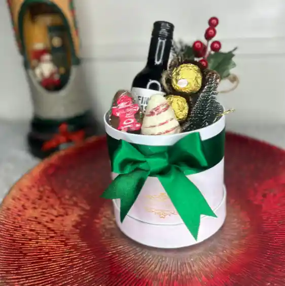 Cilindro De Lujo Mini Con Vino Mini, Chocolates Ferrero Rocher Y Fresas Con Chocolate - Navidad