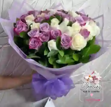 Ramo De Rosas Lila Y Blanco