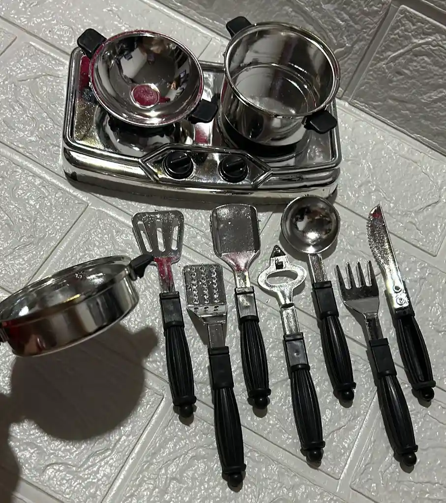 Accesorios Para Cocina Niñas Ollas + Cubiertos + Estufa Metalizada Juguetes Para Niñas
