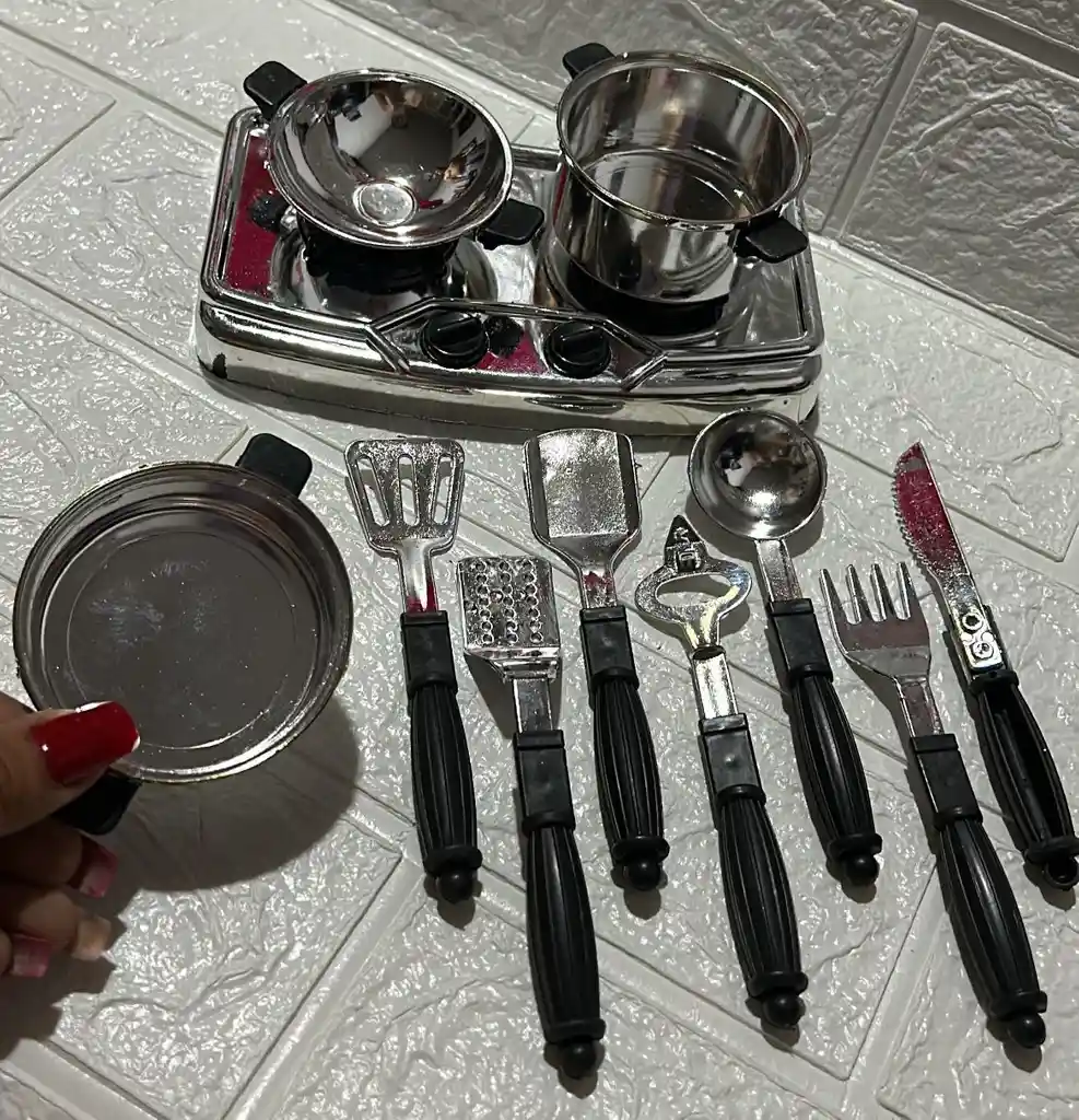 Accesorios Para Cocina Niñas Ollas + Cubiertos + Estufa Metalizada Juguetes Para Niñas