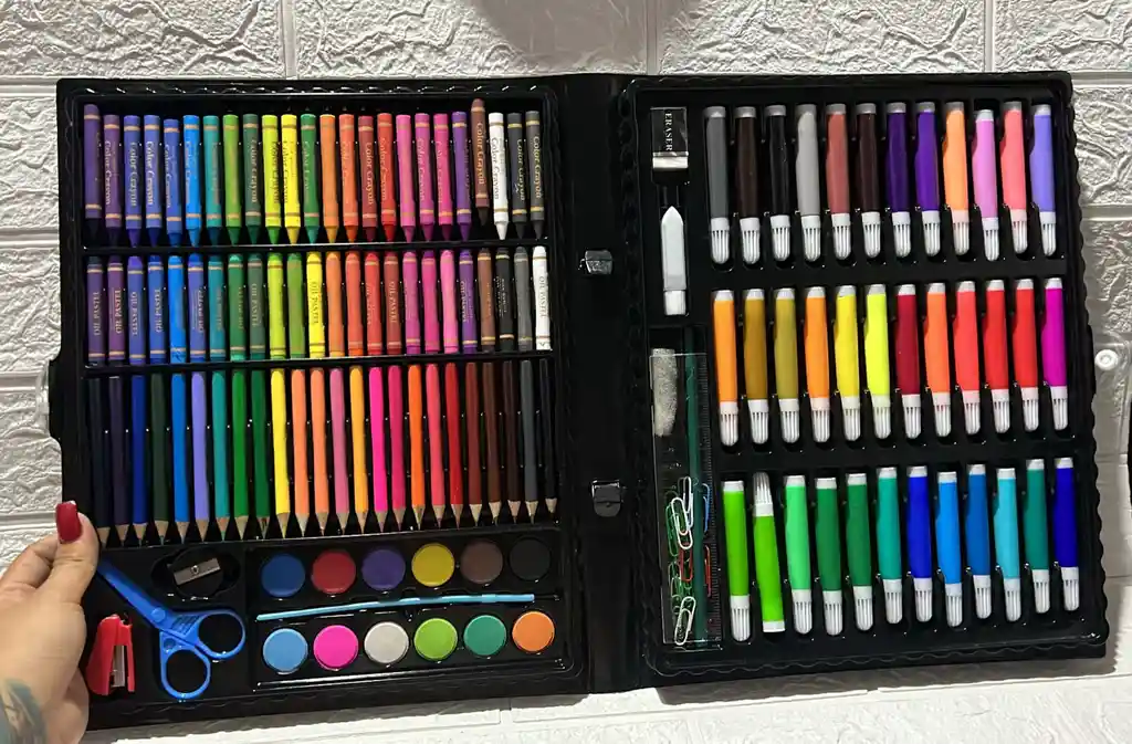 Set De Arte 150 Piezas Niño Marcadores + Crayolas + Colores + Plumones Etc