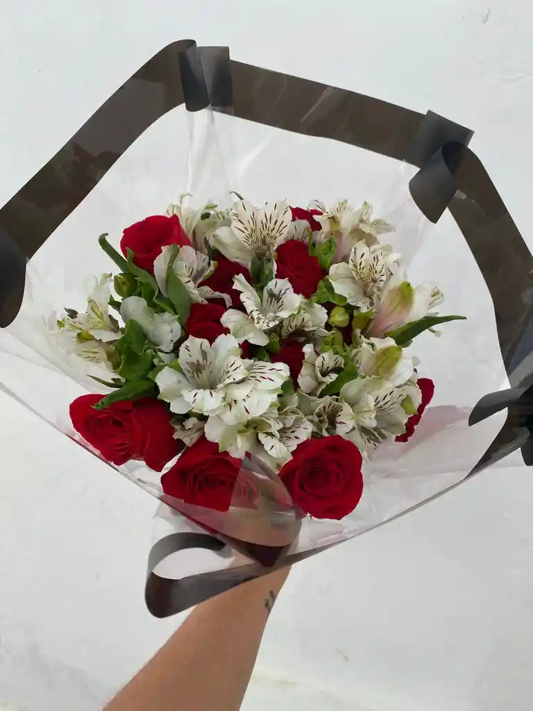 Ramo Paris Rosas Y Astromelias
