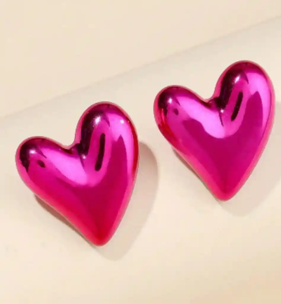 Aretes Tipo Topo Corazón Redondo Fucsia Tornasol Tamaño Mediano