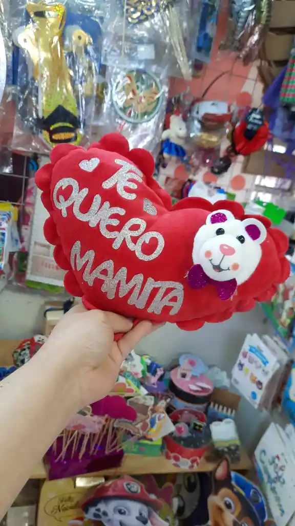 Cojin Peluche En Forma De Corazón Te Quiero Mamita